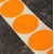 Kółka samoprzylepne pomarańczowe do zaklejania i oznaczania towaru 40 1k